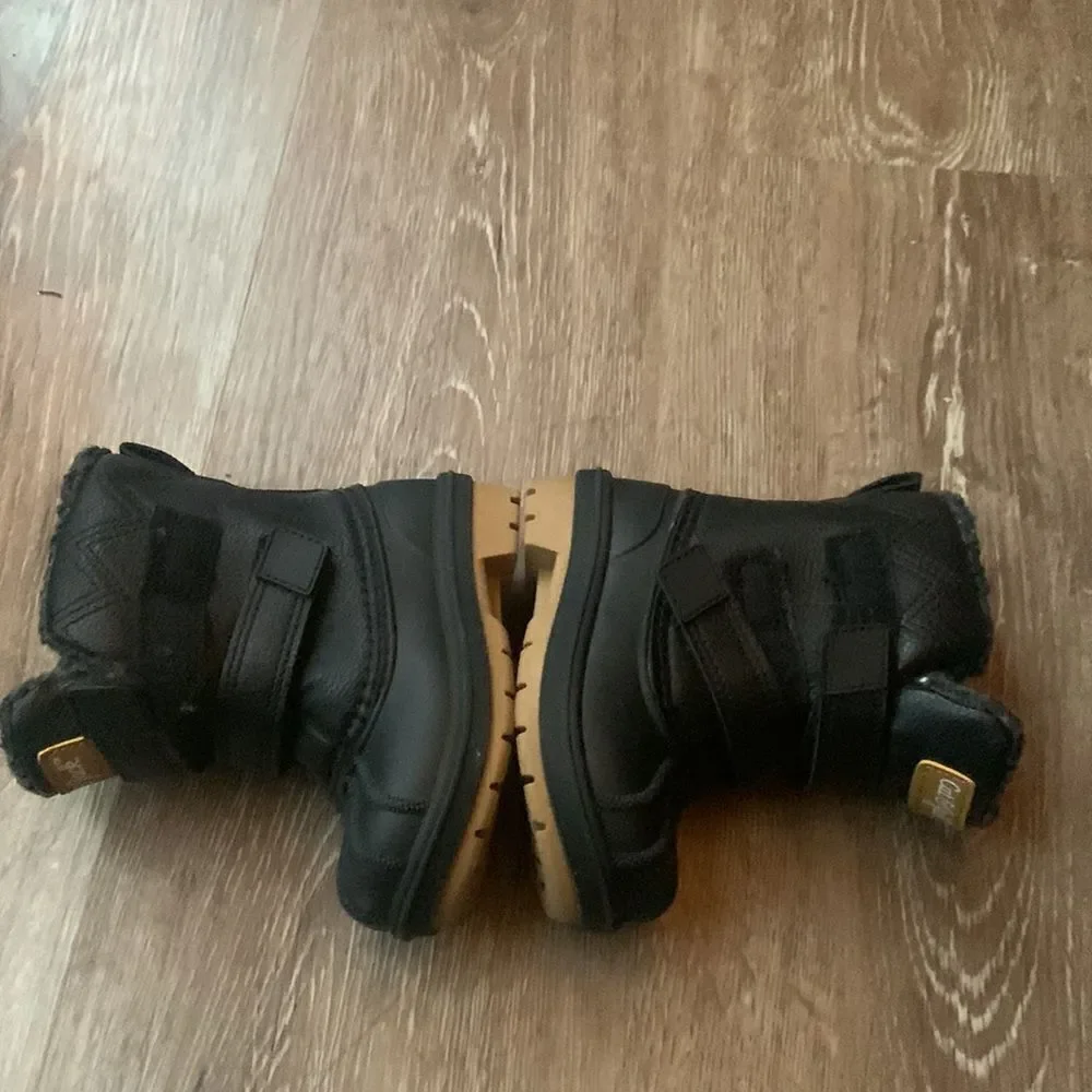 Cat & Jack winter boot size 5 preloved❤️